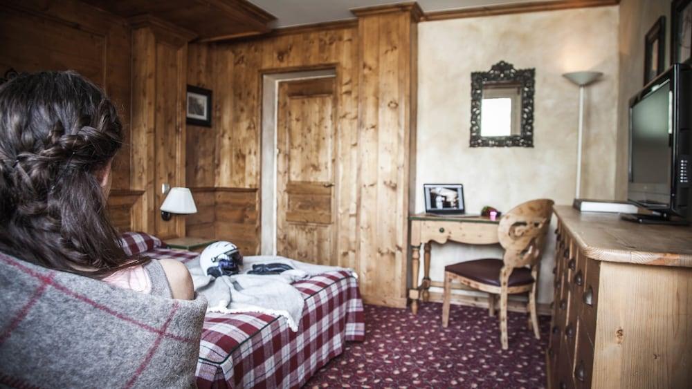 Hotel Altitude Val-d'Isere Exterior photo