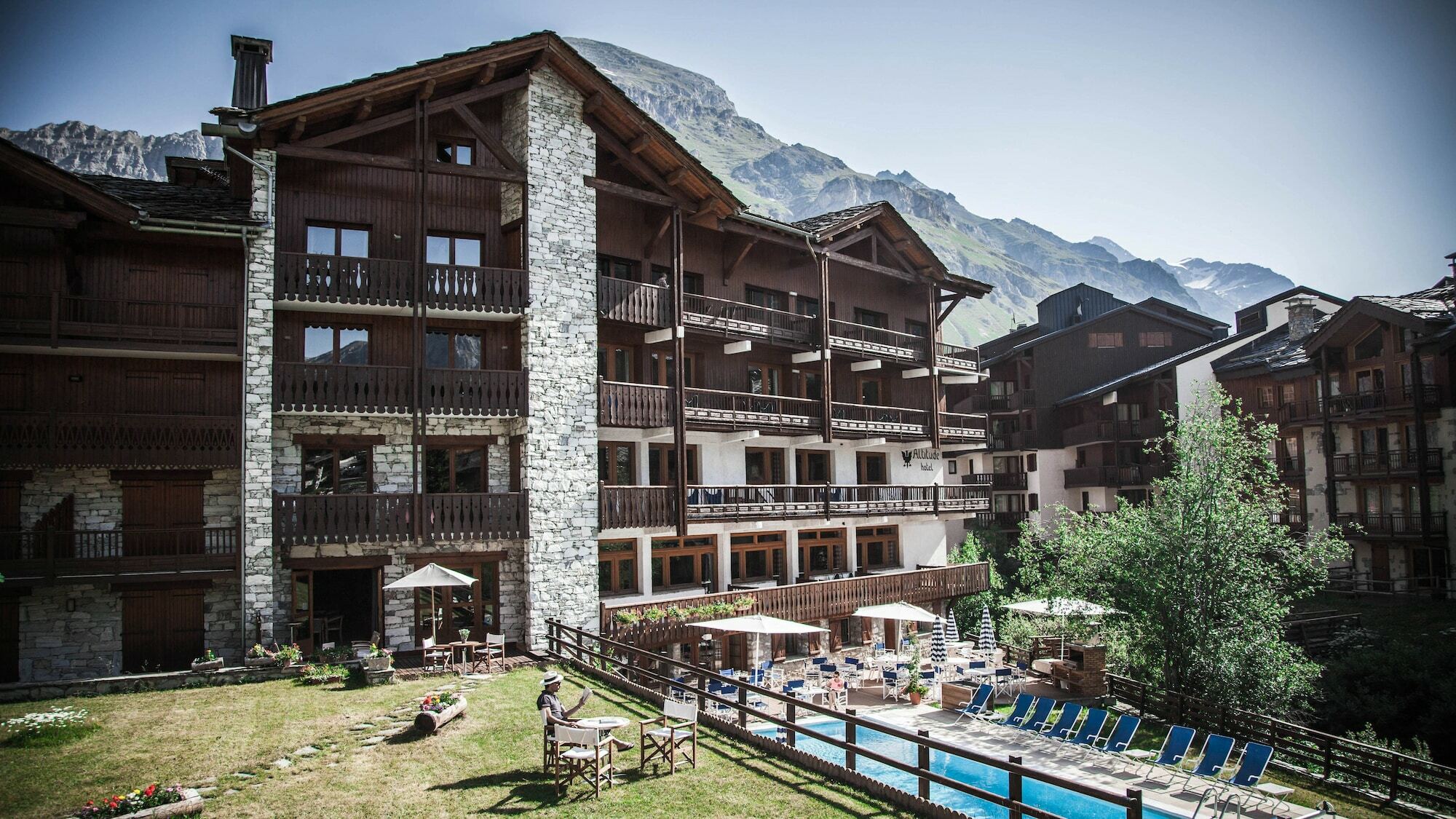 Hotel Altitude Val-d'Isere Exterior photo